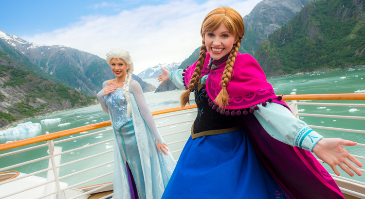 Disney Cruise Line Anna und Elsa an Deck